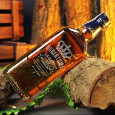 Znakowane butelki whisky