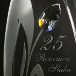 Zdjęcie produktu Diamond Tulip - grawerowany szklany wazon z kryształem Swarovskiego z personalizacją