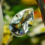 Zdjęcie produktu Diamond Tulip - grawerowany szklany wazon z kryształem Swarovskiego z personalizacją