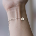 Zdjęcie produktu Zodiak - personalizowana bransoletka ze znakiem zodiaku i grawerowaną zawieszką