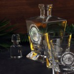 Zdjęcie produktu Niezbędnik Gentlemana - grawerowana karafka w komplecie z 6 szklankami
