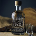 Zdjęcie produktu Dębowa Mocna - grawerowana wódka z personalizacją na urodziny