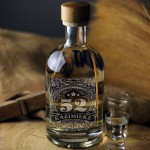 Zdjęcie produktu Dębowa Mocna - grawerowana wódka z personalizacją na urodziny