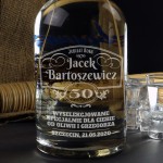 Zdjęcie produktu Jubilat Roku - grawerowana wódka Dębowa z personalizacją na urodziny