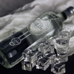 Zdjęcie produktu Uniwersalna de Luxe - grawerowana wódka z personalizacją na urodziny