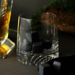 Zdjęcie produktu Grawerowane kostki kamienne do whisky