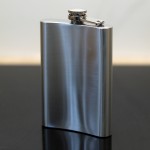 Zdjęcie produktu Orzeł - grawerowana piersiówka z personalizacją dla wojskowego