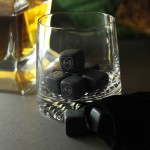 Zdjęcie produktu Serce - grawerowane kostki kamienne do whisky z personalizacją dla pary