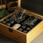 Zdjęcie produktu Pij Długo i Szczęśliwie - grawerowany zestaw do whisky na Dzień Chłopaka