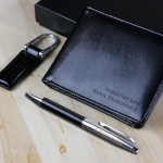 Zdjęcie produktu Grawerowany zestaw upominkowy portfel, długopis, brelok