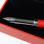 Zdjęcie produktu Grawerowane pióro wieczne Sheaffer Ferrari w kolorze czerwonym z personalizacją