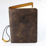 Zdjęcie produktu Motyl - grawerowany notatnik brązowy lub czarny z personalizacją