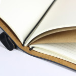 Zdjęcie produktu Motyl - grawerowany notatnik brązowy lub czarny z personalizacją