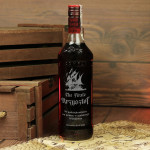 Zdjęcie produktu The Pirate - grawerowany rum Kapitan Morgan z personalizacją dla informatyka
