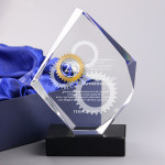 Zdjęcie produktu Jubileusz - grawerowana kryształowa statuetka w etui, na dowolną okazję