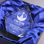 Zdjęcie produktu Grawerowana statuetka w etui z własną personalizacją