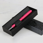 Zdjęcie produktu Zasłużony Sukces - personalizowany długopis HERI z pieczątką różowy