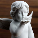 Zdjęcie produktu Anioł dmuchający -  grawerowana porcelanowa figurka Rosenthal z personalizacją