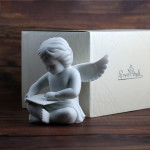 Zdjęcie produktu Anioł z tabletem - grawerowana porcelanowa figurka Rosenthal z personalizacją