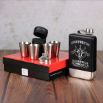 Zdjęcie produktu Kierowca Bombowca - grawerowana piersiówka Schwarzwolf z personalizacją w zestawie z kieliszkami