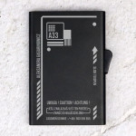 Zdjęcie produktu Caution - grawerowane etui na karty kredytowe z personalizacją