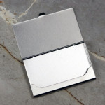 Zdjęcie produktu Temida - grawerowany wizytownik z personalizacją dla prawnika