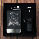 Zdjęcie produktu Personalizowana piersiówka w zestawie z kieliszkami dla motocyklisty