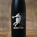 Zdjęcie produktu Koszykarz - grawerowana butelka termiczna 530ml dla fana koszykówki