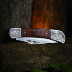 Zdjęcie produktu Grawerowany nóż Schwarzwolf dla podróżnika z różą wiatrów