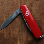 Zdjęcie produktu Grawerowany scyzoryk Victorinox czerwony z presonalizacją