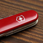 Zdjęcie produktu Grawerowany scyzoryk Victorinox czerwony z presonalizacją