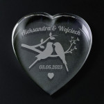 Zdjęcie produktu Papużki Nierozłączki - grawerowana statuetka w kształcie serca dla zakochanych