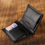 Zdjęcie produktu Monogram Wallet - personalizowany portfel skórzany z monogramem wykonanym ręcznie ze srebra