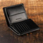 Zdjęcie produktu Monogram Wallet - personalizowany portfel skórzany z monogramem wykonanym ręcznie ze srebra