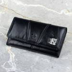 Zdjęcie produktu Skórzany portfel damski ze srebrnym monogramem