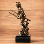 Zdjęcie produktu Odwaga w ogniu – personalizowana statuetka dla strażaka