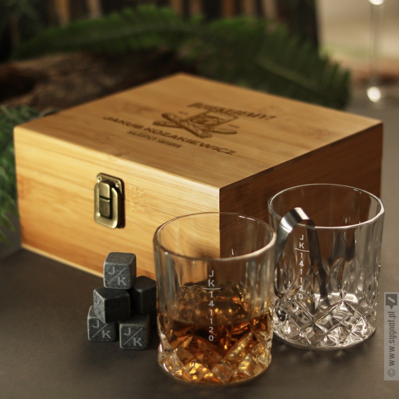 Zdjęcie produktu Najlepszy Świadek - grawerowany zestaw do whisky z dwiema szklankami