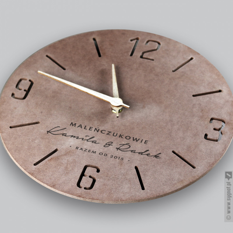 Zdjęcie produktu Grawerowany zegar ścienny z personalizacją dla pary